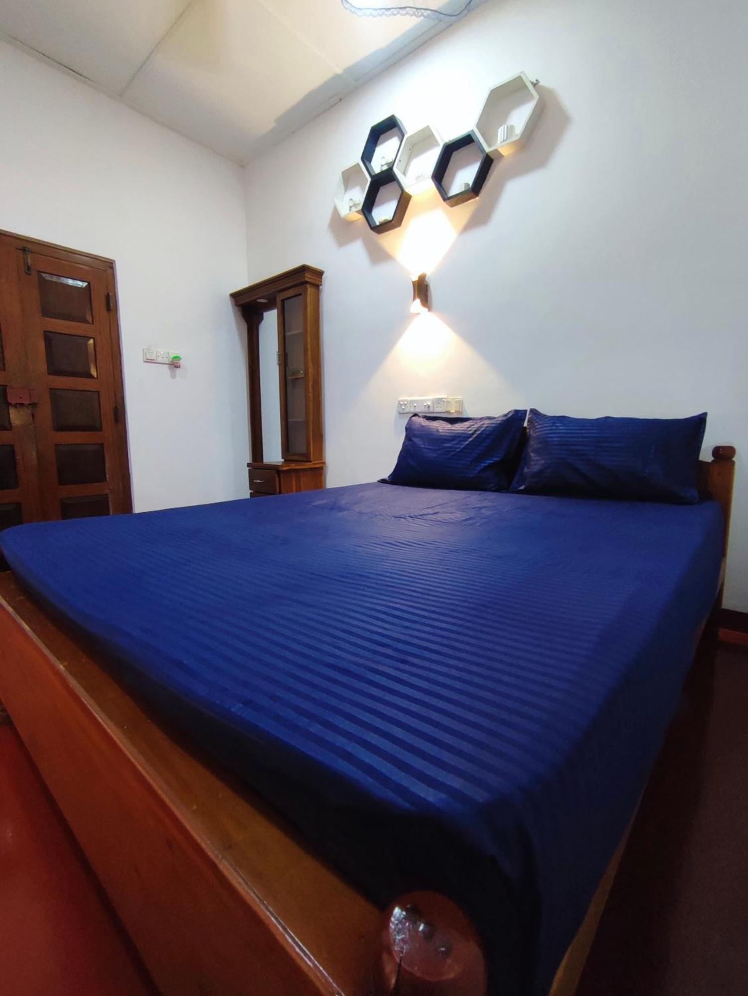 Breeze Guest House Trincomalee Exterior photo